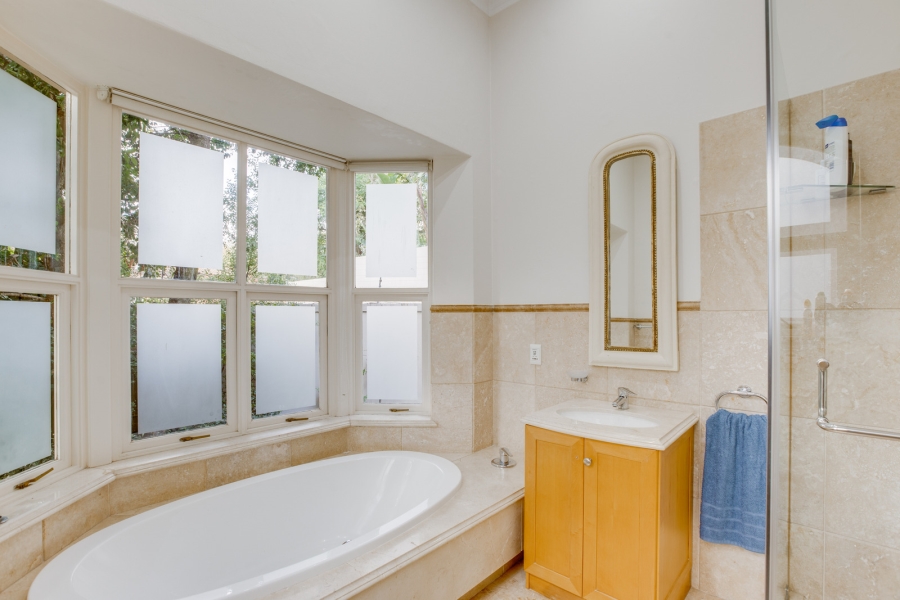 5 Bedroom Property for Sale in Sandhurst Gauteng