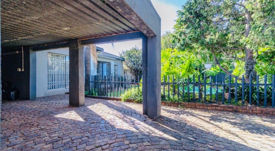 4 Bedroom Property for Sale in Malvern East Gauteng