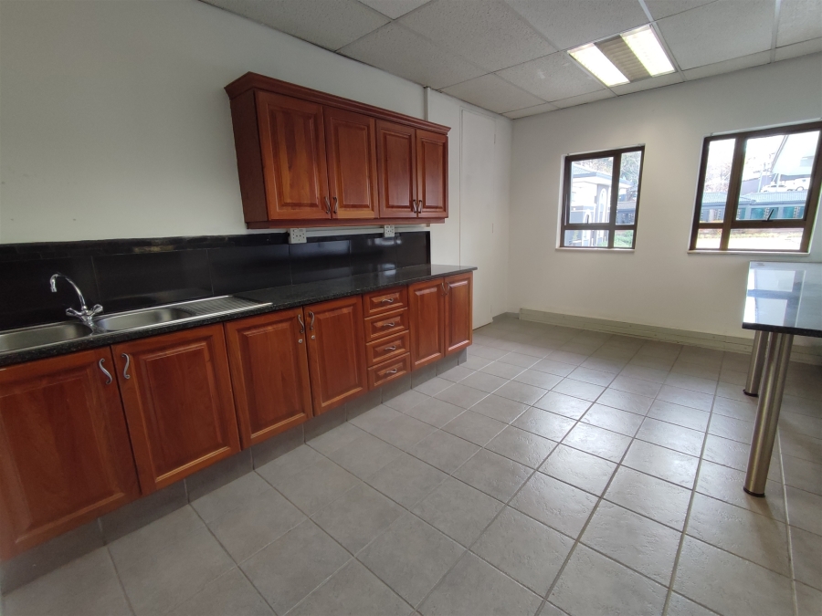 To Let Commercial Property for Rent in Hyde Park Gauteng