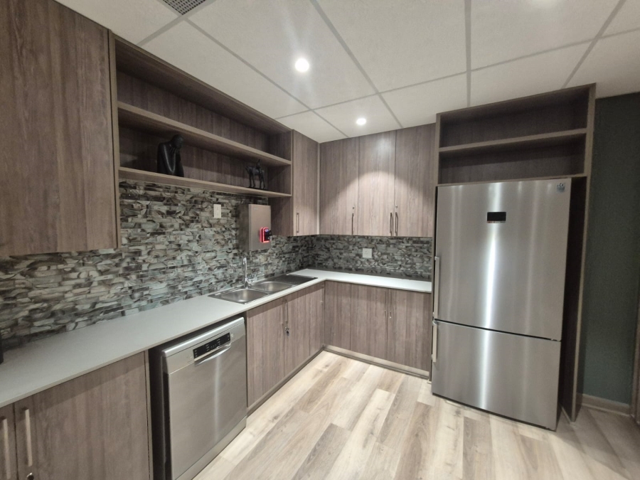 To Let Commercial Property for Rent in Die Hoewes Gauteng