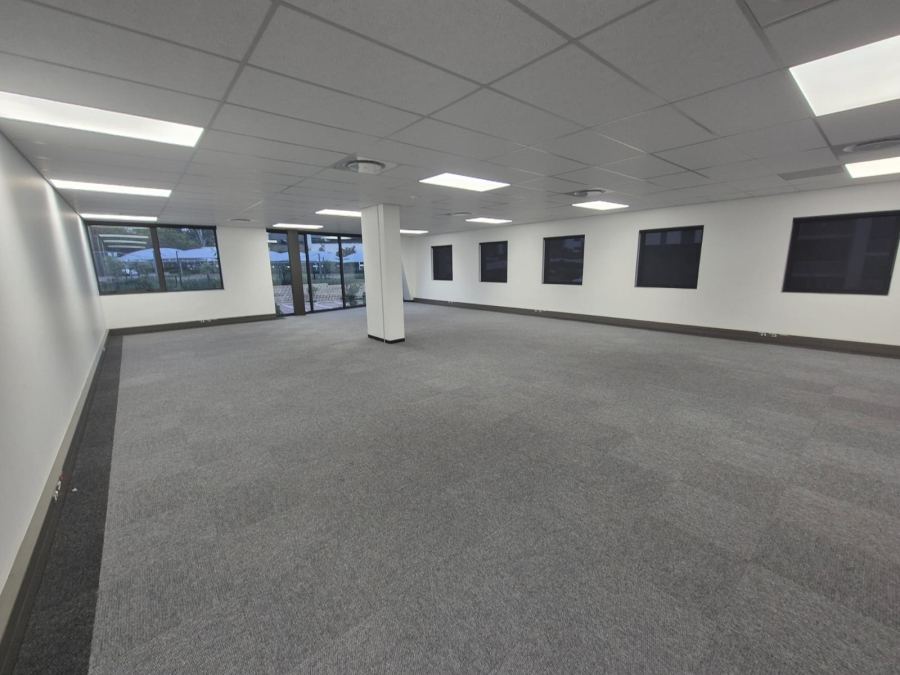 To Let Commercial Property for Rent in Die Hoewes Gauteng