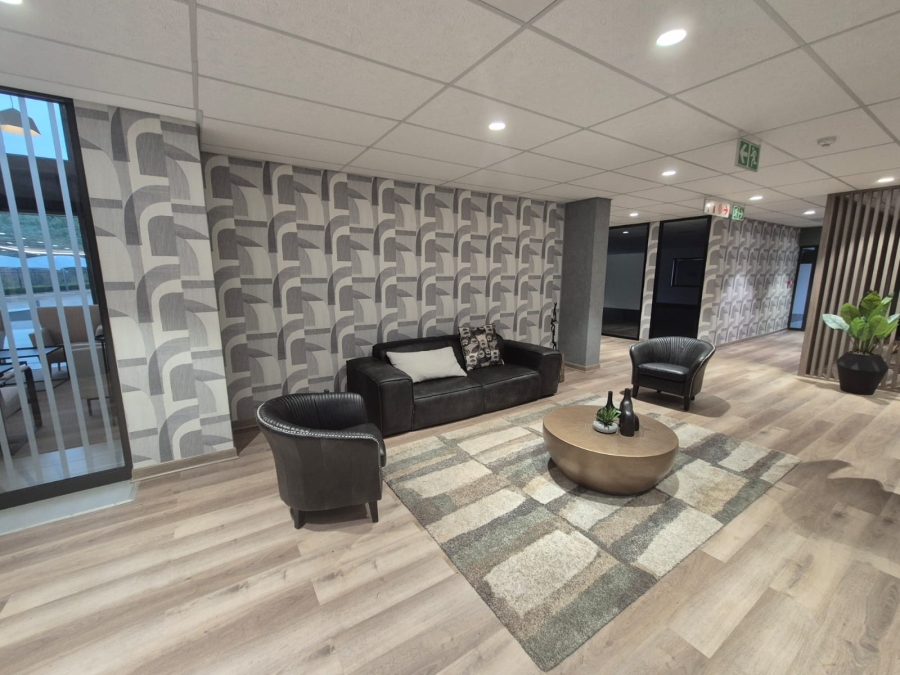 To Let Commercial Property for Rent in Die Hoewes Gauteng