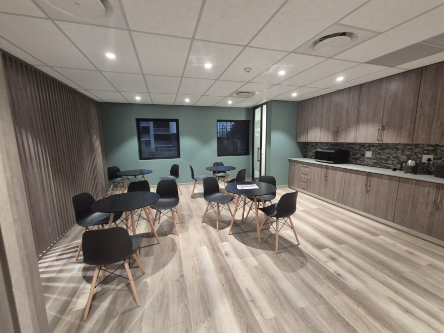 To Let Commercial Property for Rent in Die Hoewes Gauteng