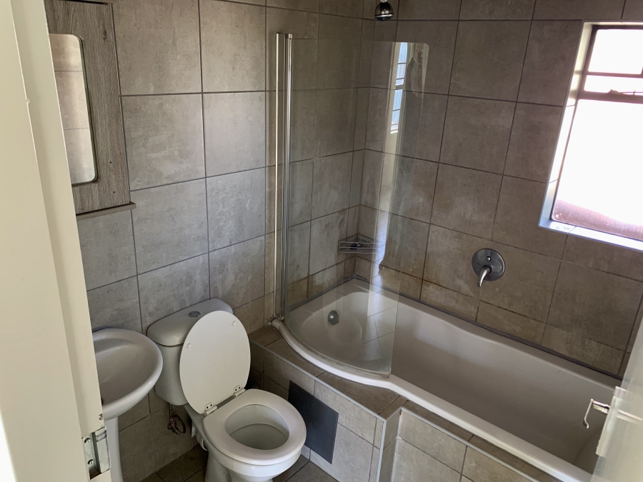 2 Bedroom Property for Sale in Montana Gauteng