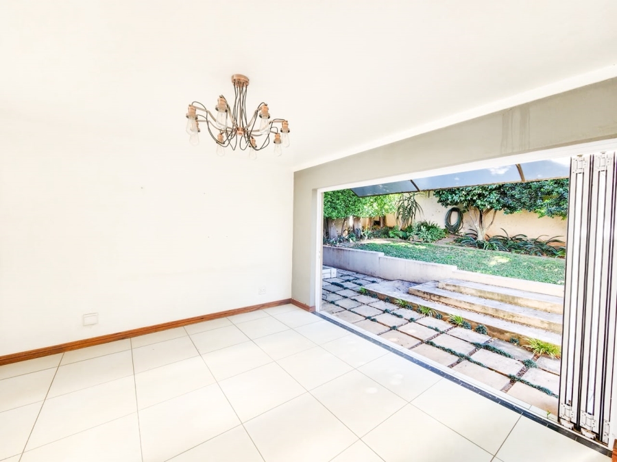 3 Bedroom Property for Sale in Faerie Glen Gauteng