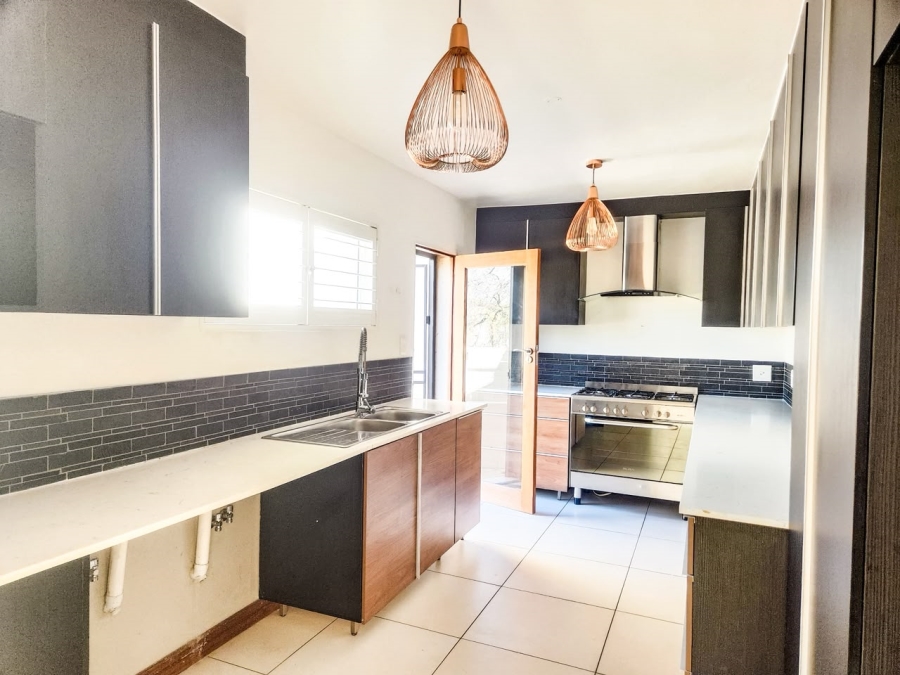 3 Bedroom Property for Sale in Faerie Glen Gauteng