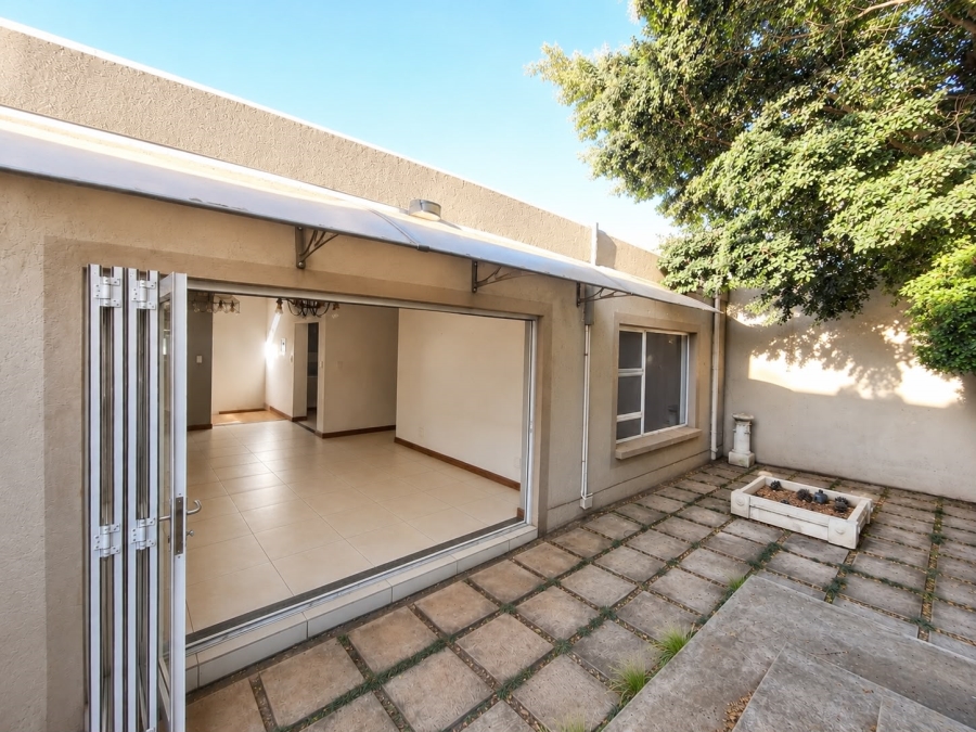 To Let 3 Bedroom Property for Rent in Faerie Glen Gauteng