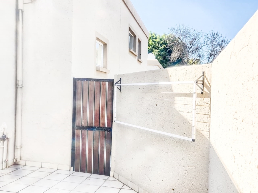 To Let 3 Bedroom Property for Rent in Faerie Glen Gauteng