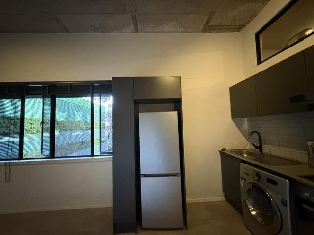To Let 1 Bedroom Property for Rent in Sandown Gauteng