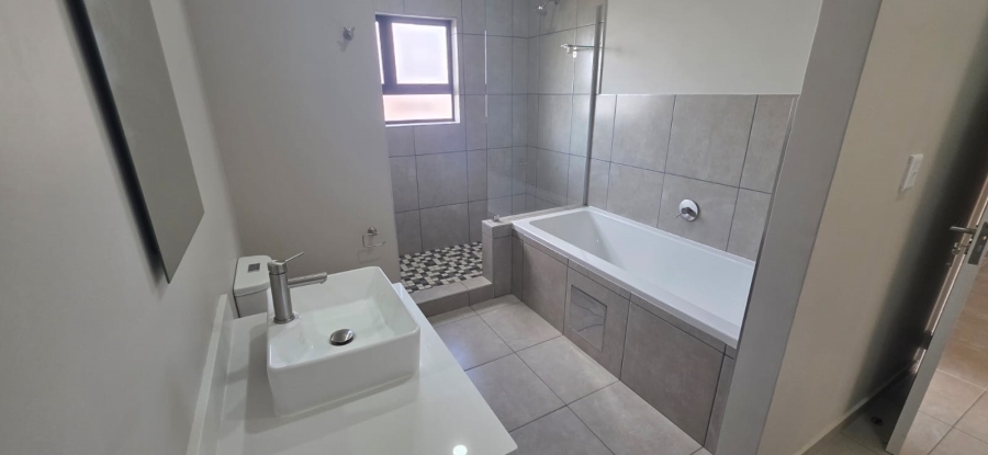 2 Bedroom Property for Sale in Rietvalleirand Gauteng
