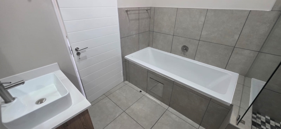 2 Bedroom Property for Sale in Rietvalleirand Gauteng