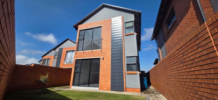 To Let 3 Bedroom Property for Rent in Olympus AH Gauteng