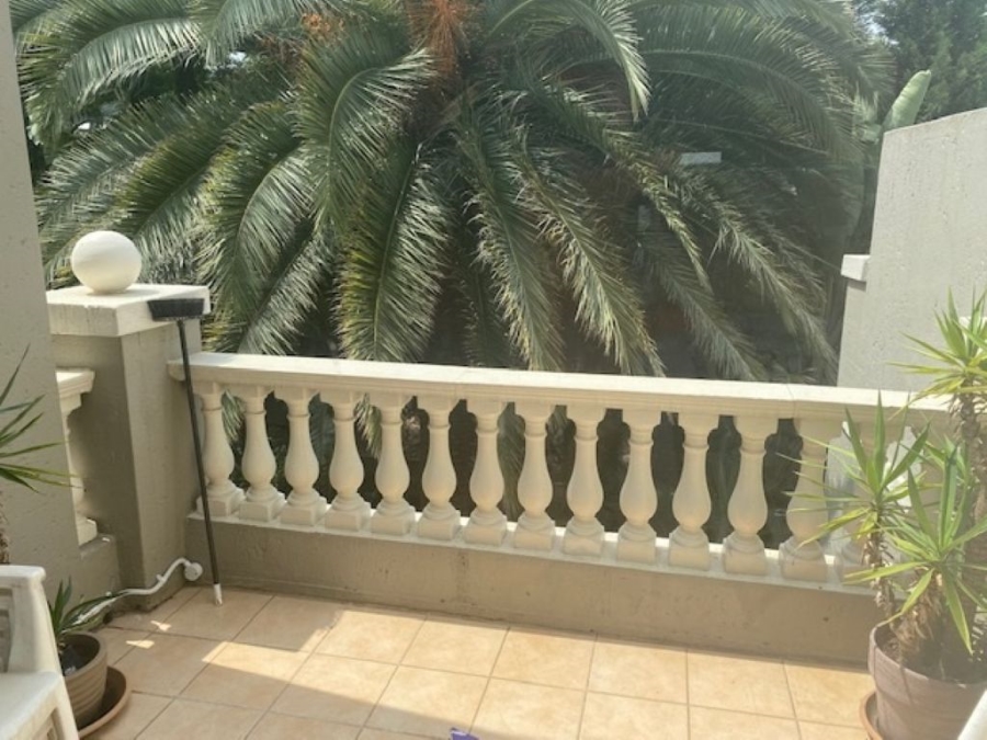 2 Bedroom Property for Sale in Melrose North Gauteng