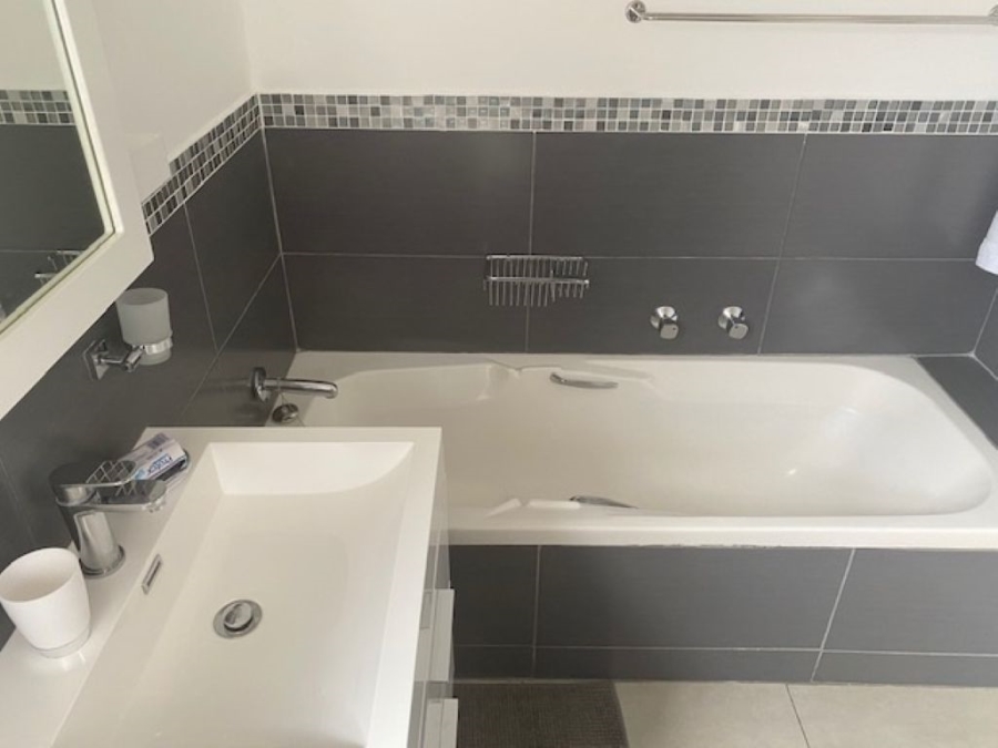2 Bedroom Property for Sale in Melrose North Gauteng