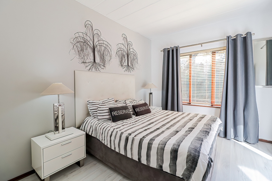 2 Bedroom Property for Sale in Melrose North Gauteng