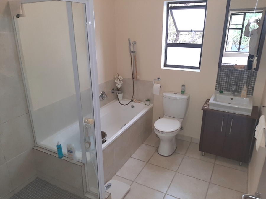 To Let 3 Bedroom Property for Rent in Douglasdale Gauteng