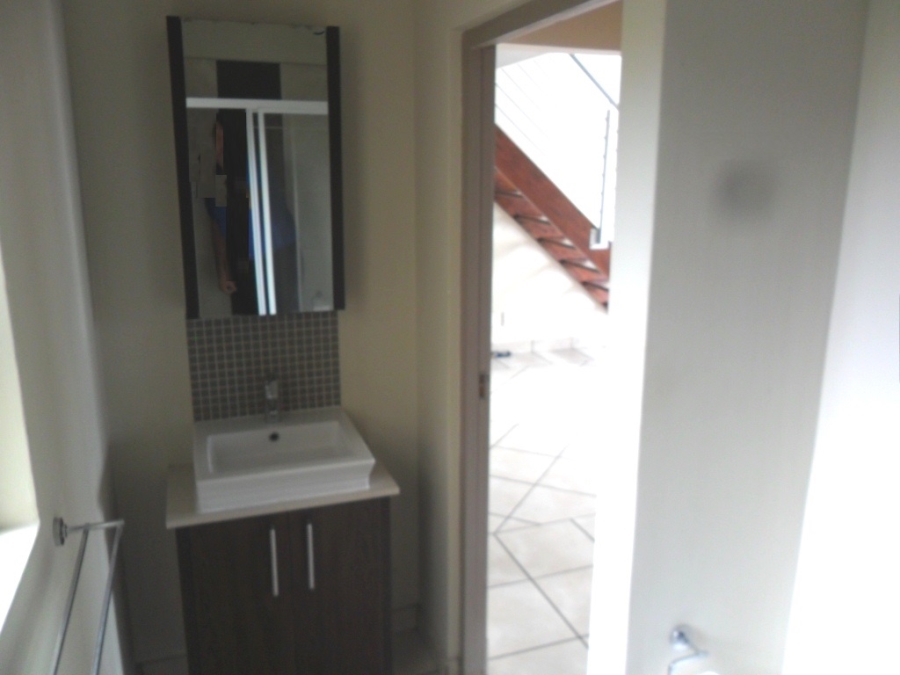 To Let 1 Bedroom Property for Rent in Douglasdale Gauteng