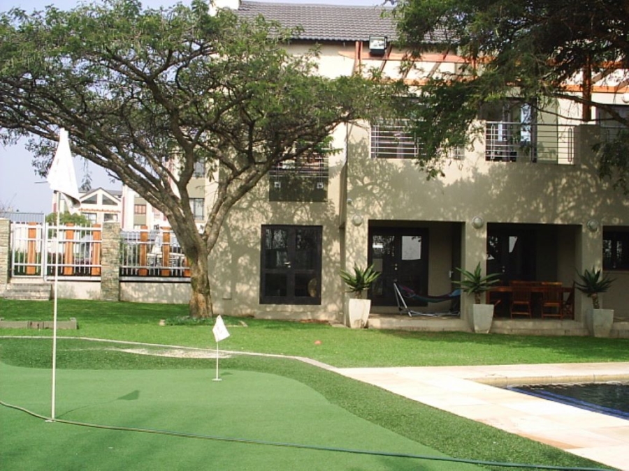 To Let 1 Bedroom Property for Rent in Douglasdale Gauteng
