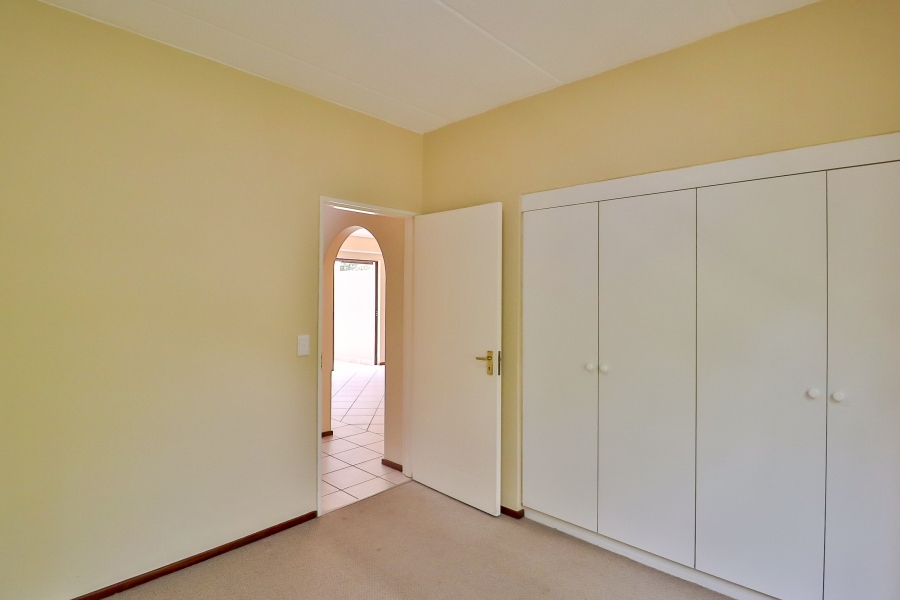 To Let 2 Bedroom Property for Rent in Sandown Gauteng