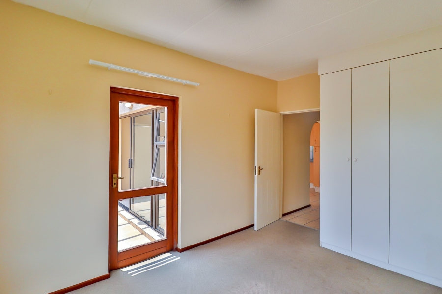 To Let 2 Bedroom Property for Rent in Sandown Gauteng