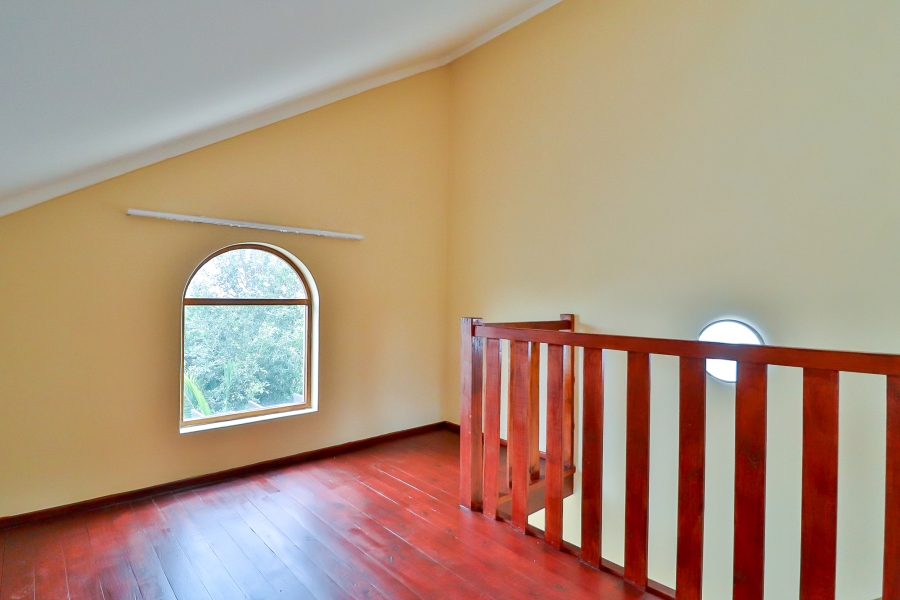 To Let 2 Bedroom Property for Rent in Sandown Gauteng