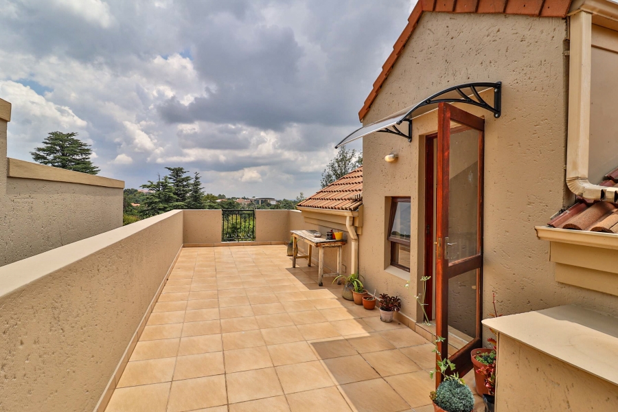 To Let 2 Bedroom Property for Rent in Sandown Gauteng