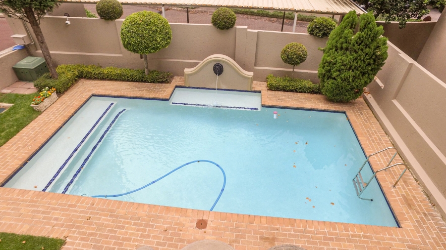 To Let 2 Bedroom Property for Rent in Sandown Gauteng