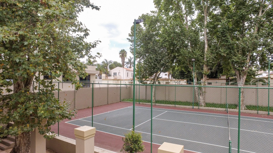 To Let 2 Bedroom Property for Rent in Sandown Gauteng