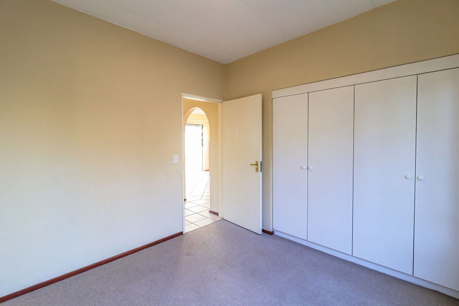 To Let 2 Bedroom Property for Rent in Sandown Gauteng