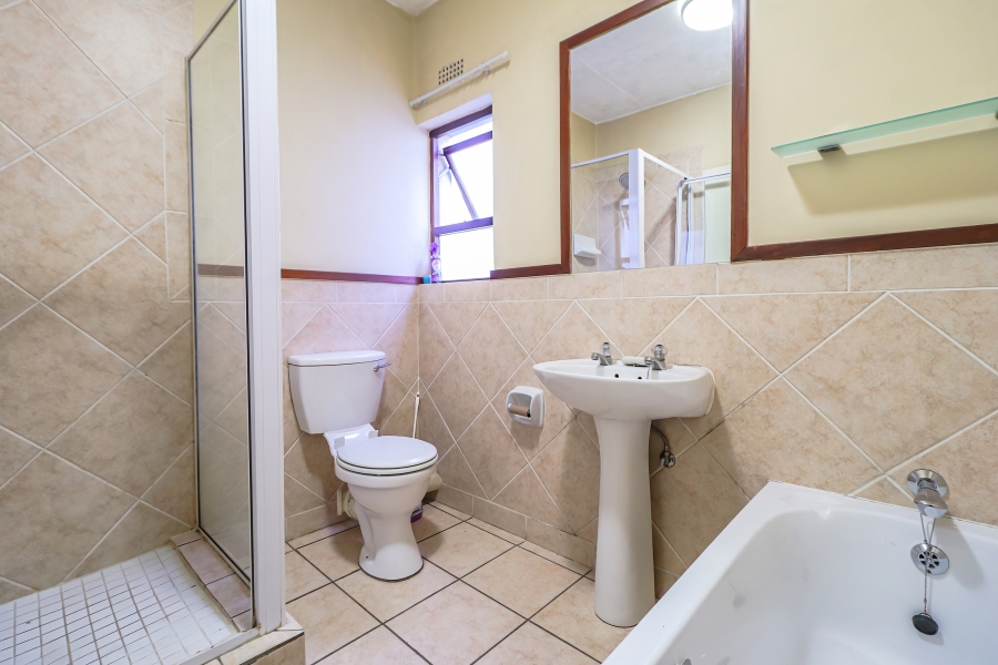 To Let 2 Bedroom Property for Rent in Sandown Gauteng