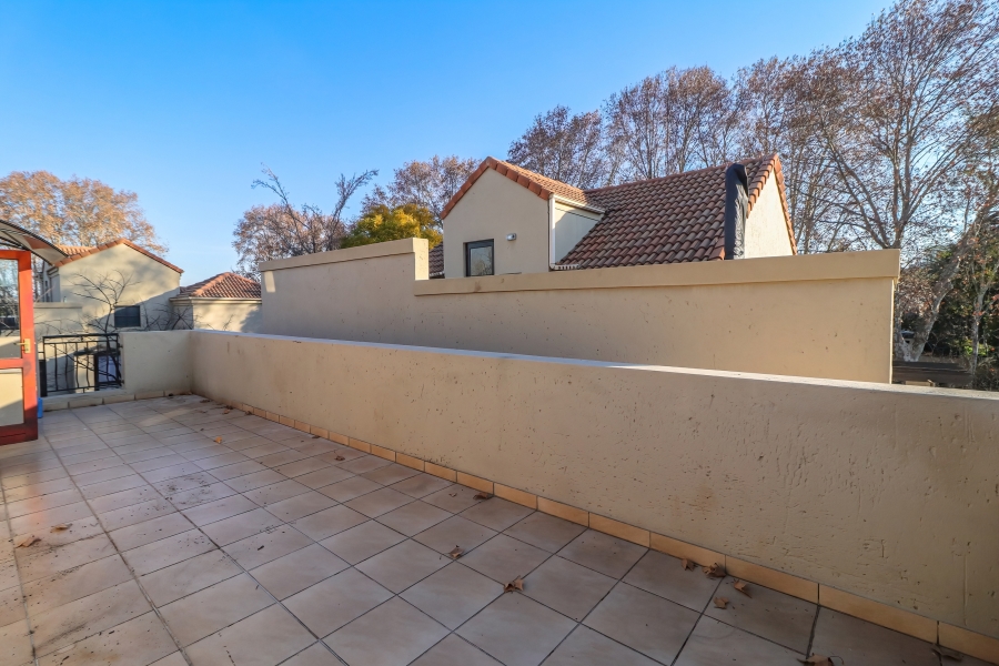 To Let 2 Bedroom Property for Rent in Sandown Gauteng