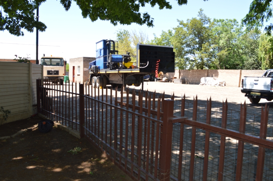 6 Bedroom Property for Sale in Unitas Park Gauteng