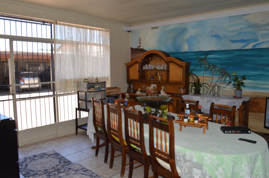 6 Bedroom Property for Sale in Unitas Park Gauteng