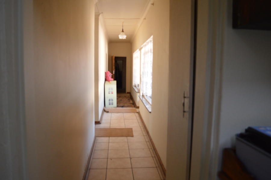 6 Bedroom Property for Sale in Unitas Park Gauteng