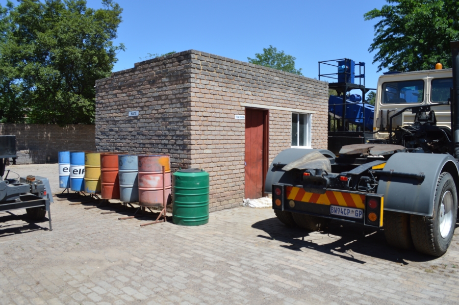 6 Bedroom Property for Sale in Unitas Park Gauteng