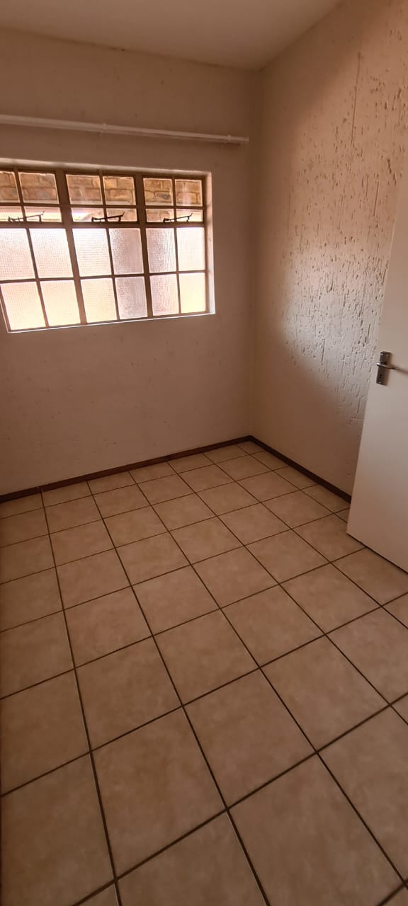2 Bedroom Property for Sale in Hughes Gauteng