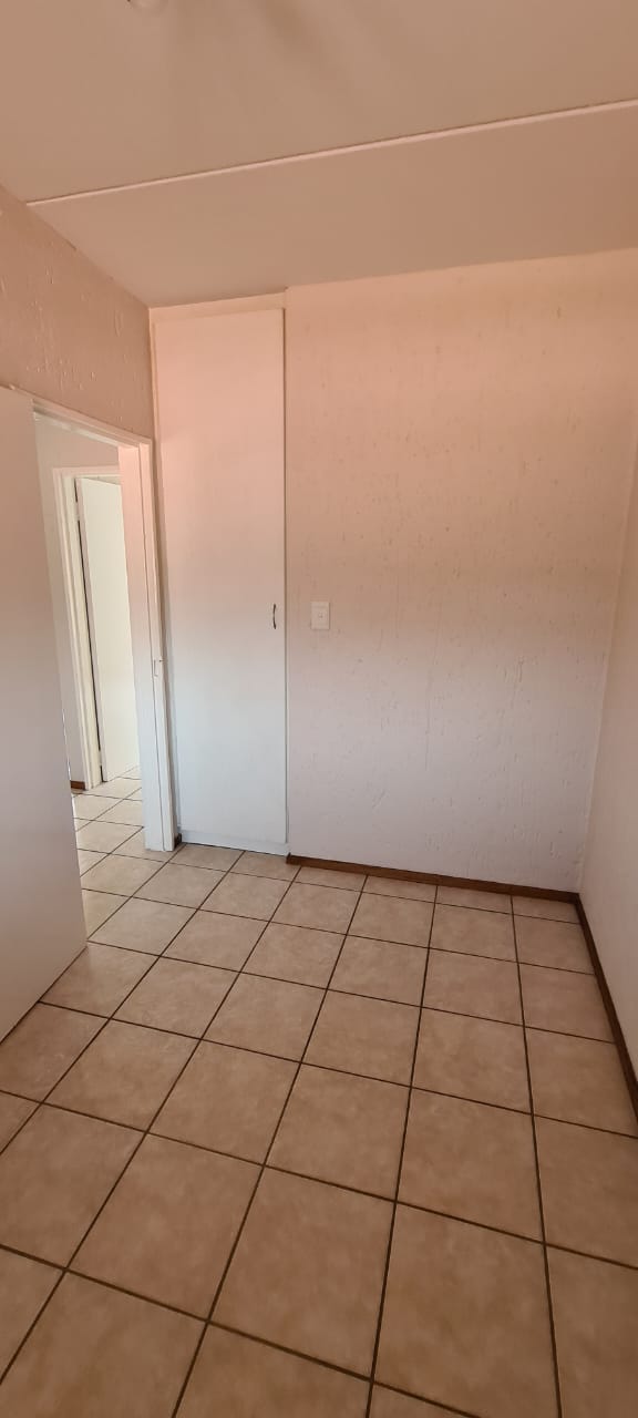 2 Bedroom Property for Sale in Hughes Gauteng