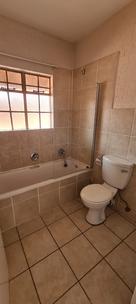 2 Bedroom Property for Sale in Hughes Gauteng