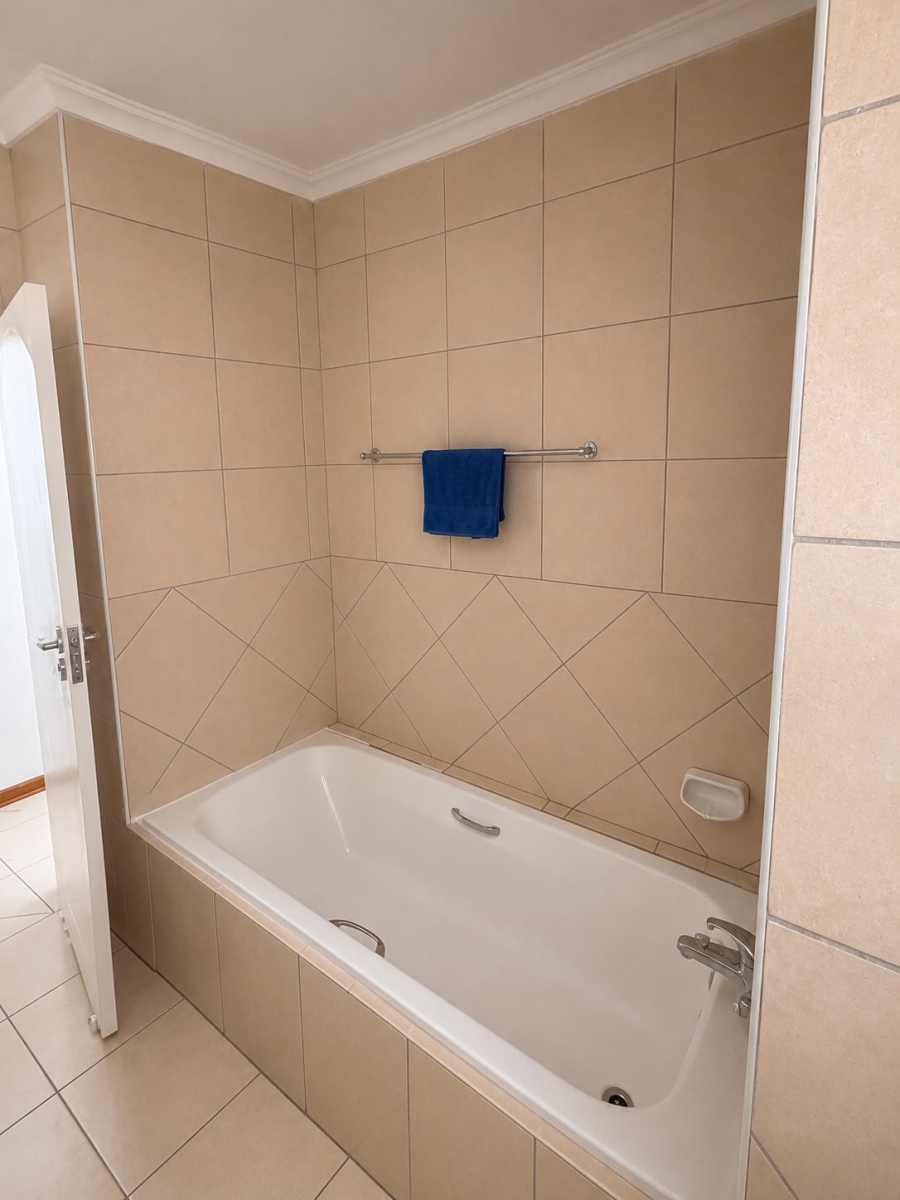 2 Bedroom Property for Sale in Halfway House Gauteng