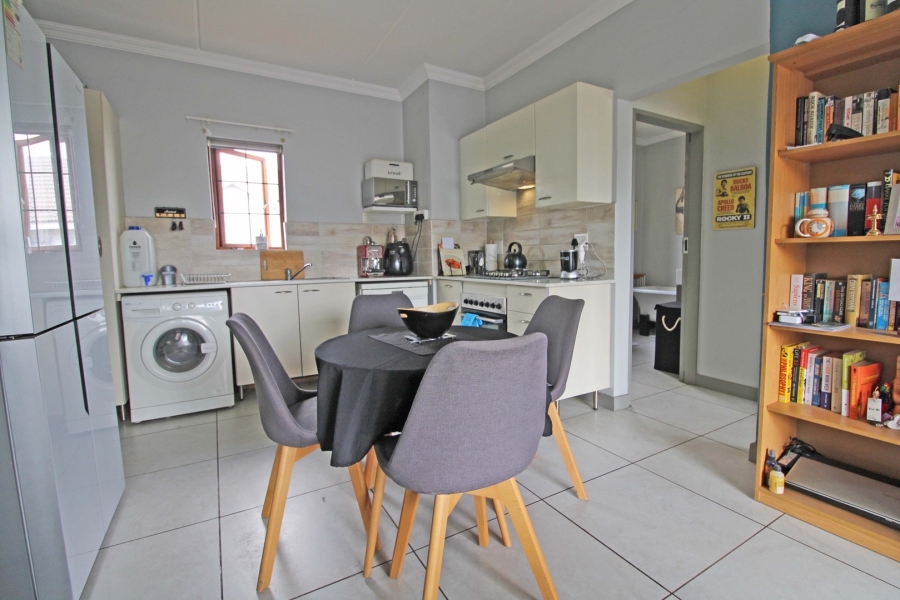 1 Bedroom Property for Sale in Blue Hills Gauteng