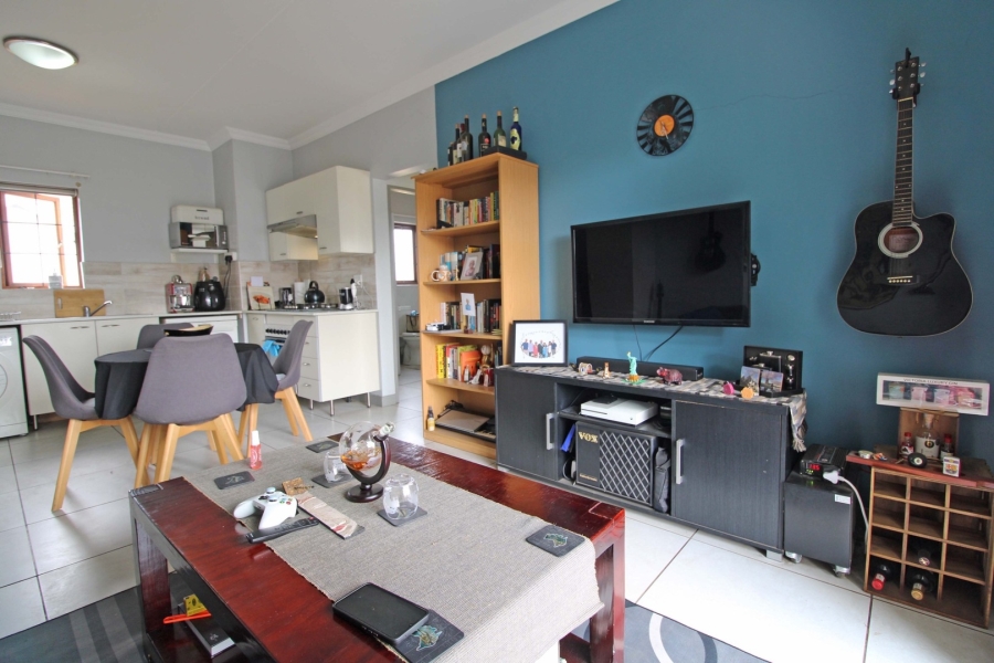 1 Bedroom Property for Sale in Blue Hills Gauteng