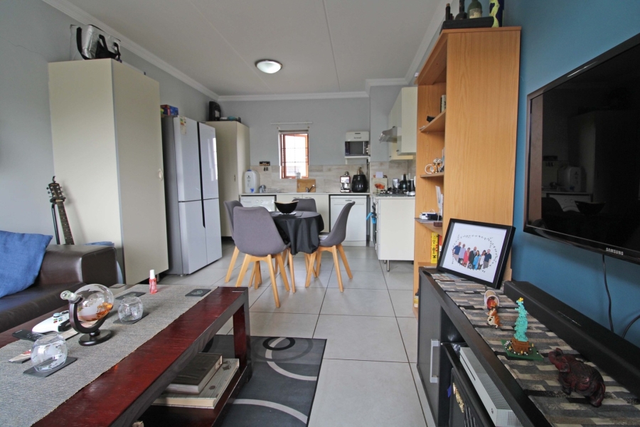1 Bedroom Property for Sale in Blue Hills Gauteng
