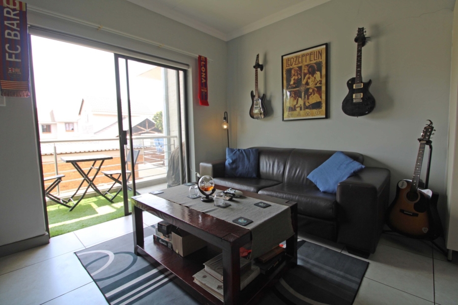 1 Bedroom Property for Sale in Blue Hills Gauteng