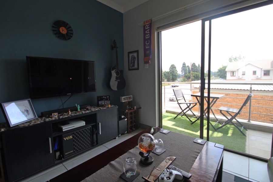 1 Bedroom Property for Sale in Blue Hills Gauteng