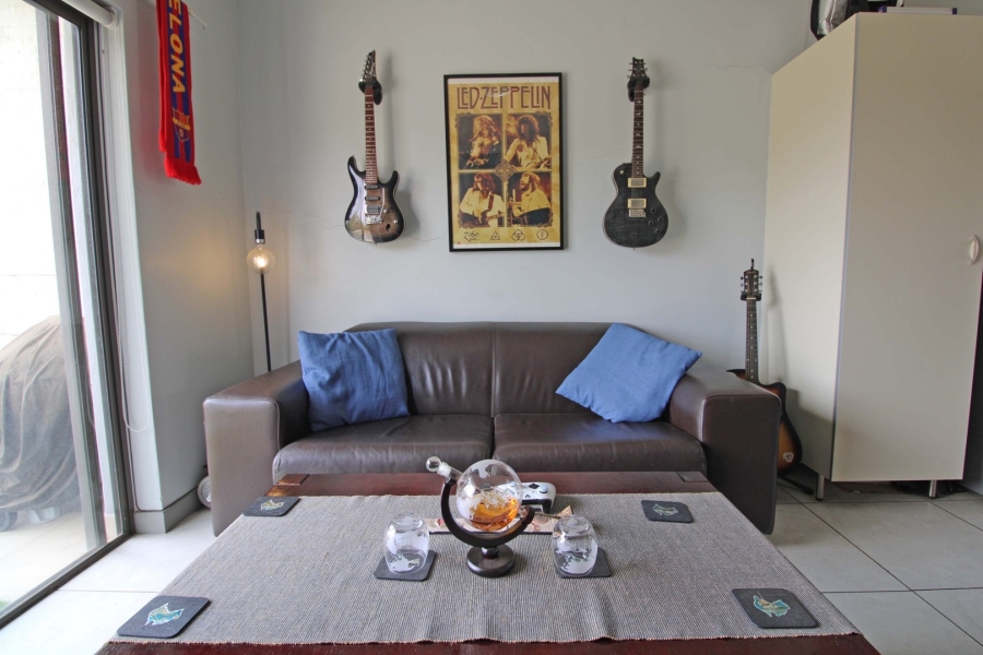 1 Bedroom Property for Sale in Blue Hills Gauteng