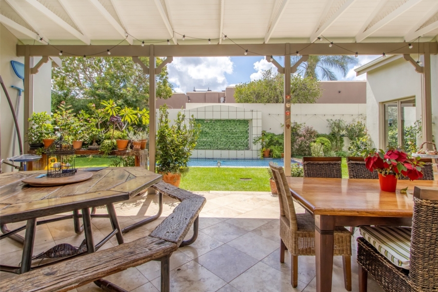 5 Bedroom Property for Sale in Fourways Gardens Gauteng