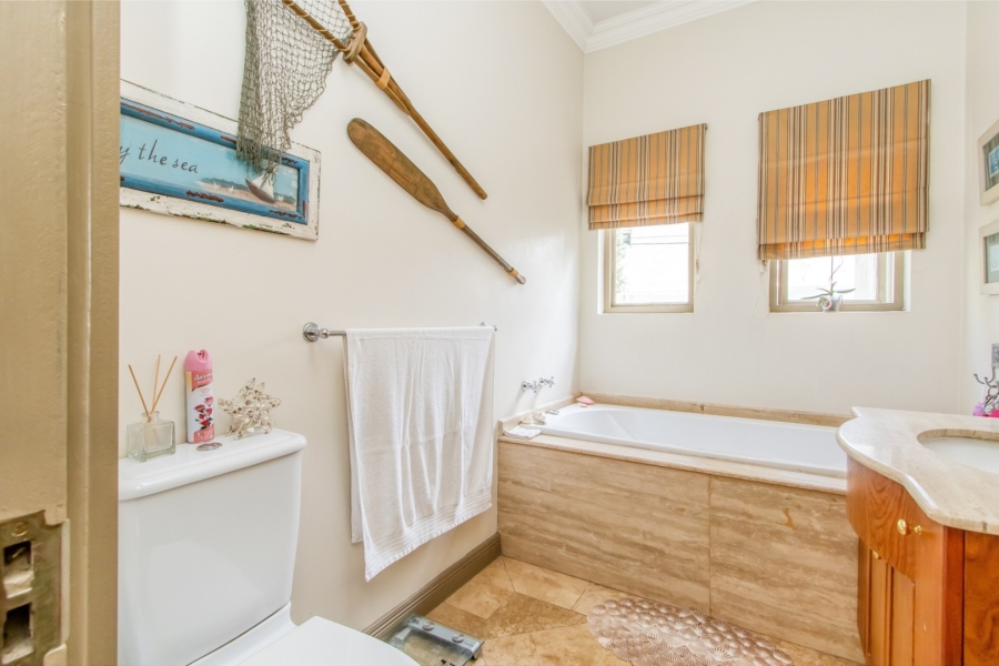 5 Bedroom Property for Sale in Fourways Gardens Gauteng
