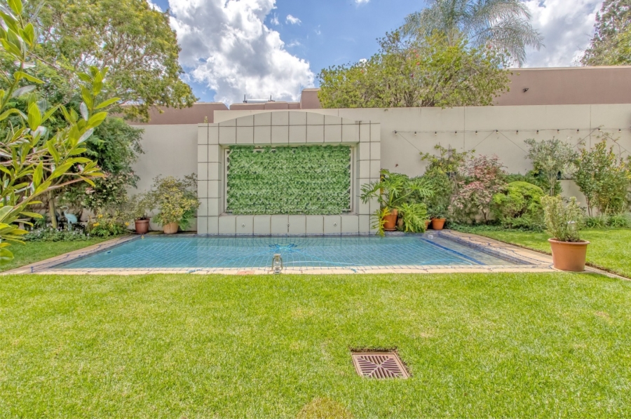 5 Bedroom Property for Sale in Fourways Gardens Gauteng