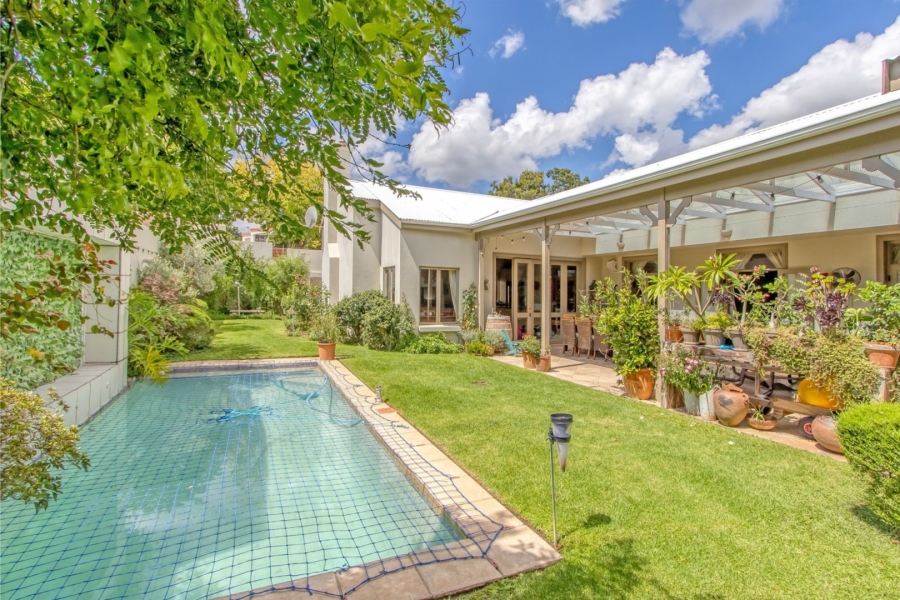 5 Bedroom Property for Sale in Fourways Gardens Gauteng
