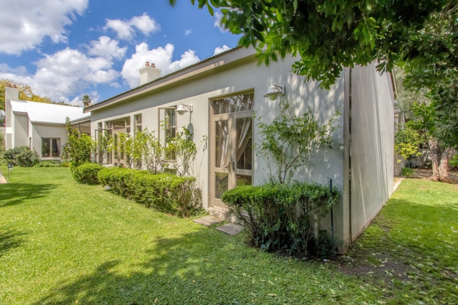 5 Bedroom Property for Sale in Fourways Gardens Gauteng